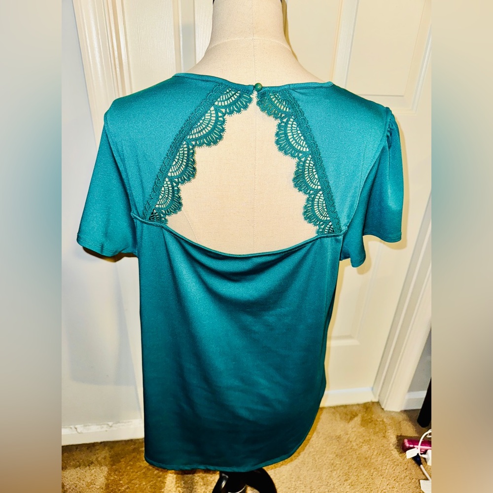 Fortune + Ivy emerald detailed back blouse